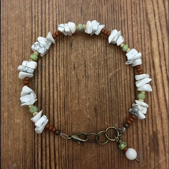 Men's White Howlite  Nugget 8 inch Beaded Bracelet,  Handmade Men's Bracelet - Picture 6 of 7